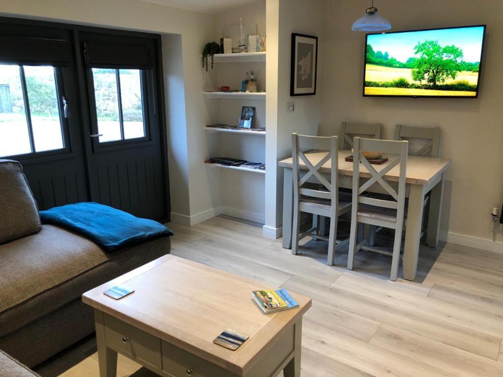 Thistledown Lodge! 5 Minutes From Beach! Free Cancellation! 哈佛威斯特 外观 照片